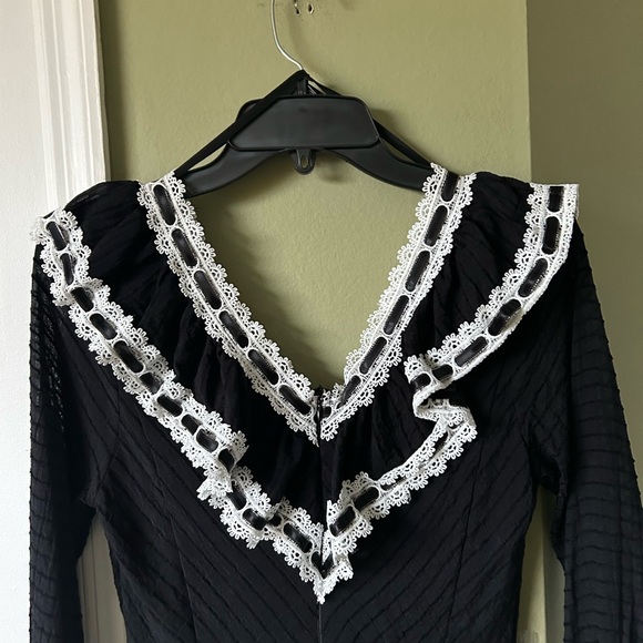 JJ’s Fairyland Black White Crochet trim Sheer Top Sz S - Picture 9 of 9